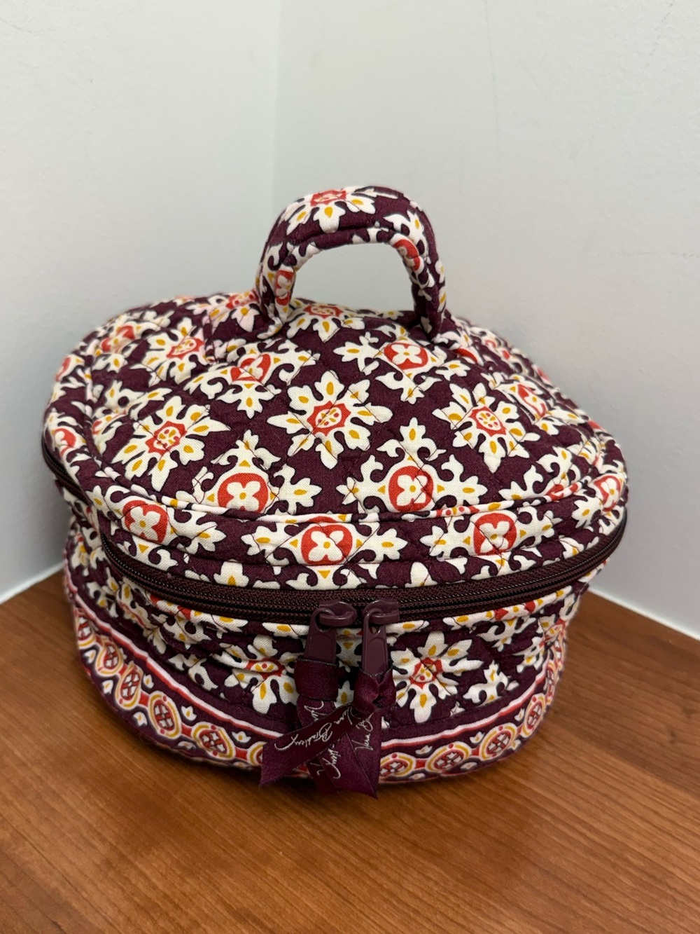 Vera Bradley Home & away round cosmetic bag in Medallion EUC